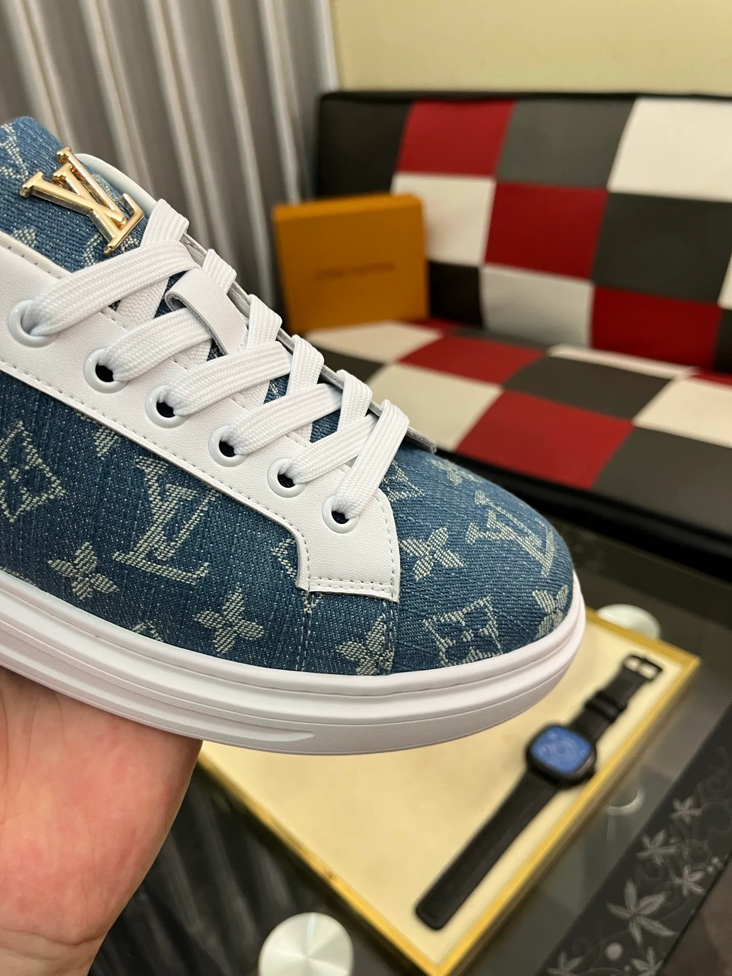Men's shoes 💰400⌚️⌚️LV Louis Vuitton. The latest trendy casual shoes are popular in physical stores in sizes 38-44. New spring and summer comfortable imported custom original cowhide, unique jacquard fabric element design. Paired with sheepskin lining, Lv original bottom, [taiyang][taiyang] high-end packaging and high quality💪Details determine the quality, you can enter and leave the counter at will, welcome to compare🇮🇹